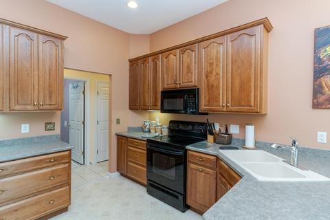 4661 Hampton Pointe Dr, Cincinnati, OH 45248 photo 10