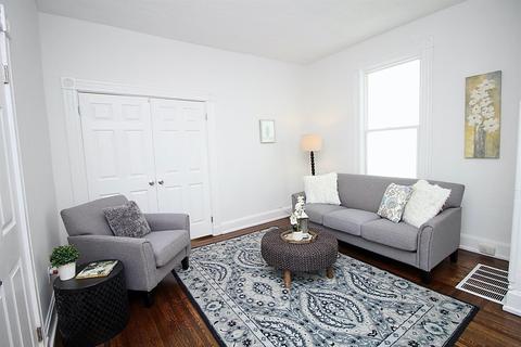 745 Circle Ave, Cincinnati, OH 45232 photo 4