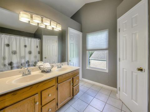 662 Dorgene Ln, Cincinnati, OH 45244 photo 18