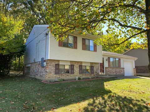 1545 Hazelgrove Dr, Cincinnati, OH 45240 photo 3