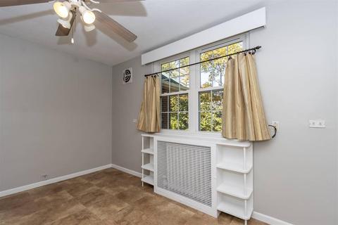 30 Burnham St, Greenhills, OH 45218 photo 9