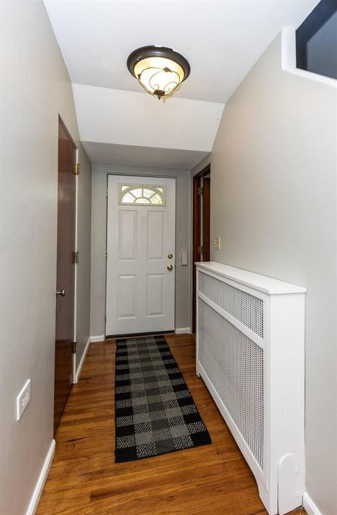 30 Burnham St, Greenhills, OH 45218 photo 3
