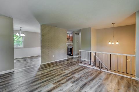 935 Harrogate Ct, Forest Park, OH 45240 photo 3