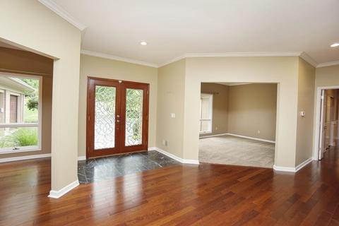 8918 Terwilligers Trl, Montgomery, OH 45249 photo 3
