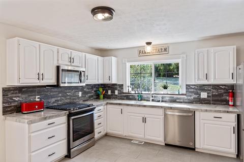 1613 Mandarin Dr, Forest Park, OH 45240 photo 9