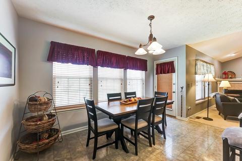 836 Hamlin Dr, Hamilton Township, OH 45039 photo 6
