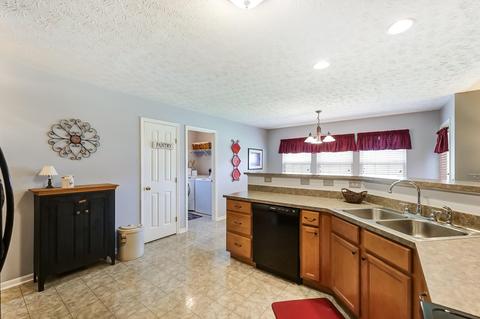 836 Hamlin Dr, Hamilton Township, OH 45039 photo 15