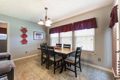 836 Hamlin Dr, Hamilton Township, OH 45039 photo 11