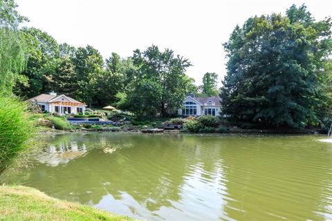 8425 Keller Rd, Cincinnati, OH 45243 photo 1