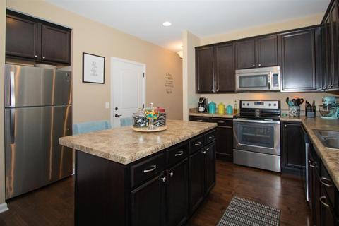 3366 Forestview Gardens Dr, Cincinnati, OH 45211 photo 8