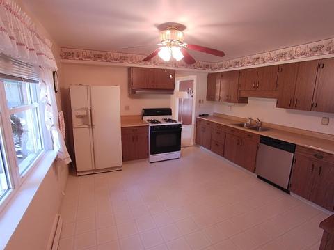 1056 Meredith Dr, Cincinnati, OH 45231 photo 12