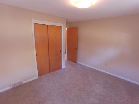 1056 Meredith Dr, Cincinnati, OH 45231 photo 18