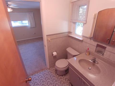 1056 Meredith Dr, Cincinnati, OH 45231 photo 22