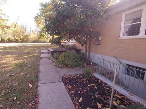 1056 Meredith Dr, Cincinnati, OH 45231 photo 5