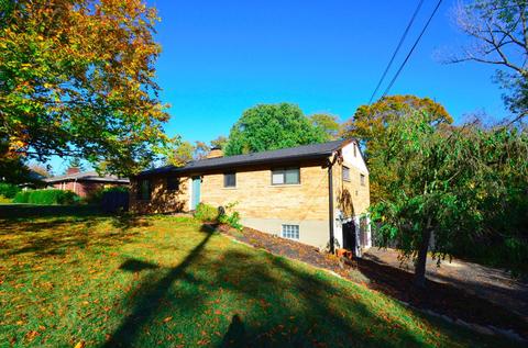 8762 Woodview Dr, Cincinnati, OH 45231 photo 4