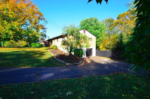 8762 Woodview Dr, Cincinnati, OH 45231 photo 3