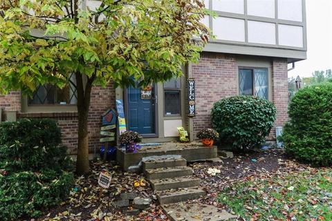 516 Halifax Cir, Cincinnati, OH 45244 photo 3