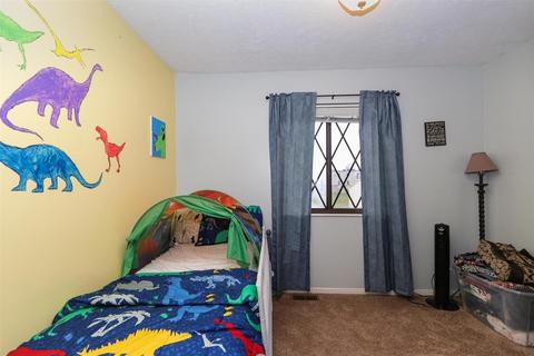 516 Halifax Cir, Cincinnati, OH 45244 photo 14