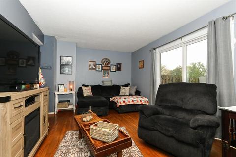 516 Halifax Cir, Cincinnati, OH 45244 photo 4