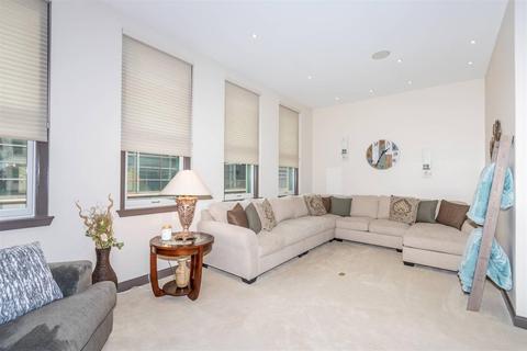 637 Walnut St #2, Cincinnati, OH 45202 photo 3