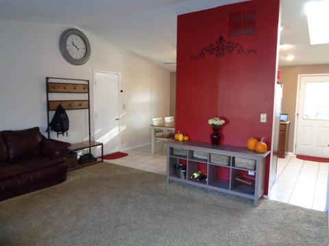 5666 Bluepine Dr, Cincinnati, OH 45247 photo 9
