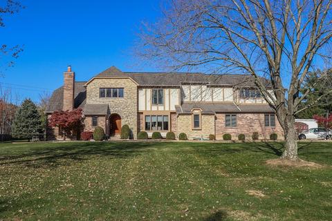 1196 Locust Corner Rd, Cincinnati, OH 45245 photo 1