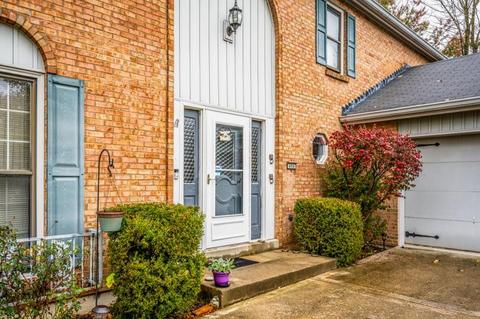 404 Altaview Ct, Cincinnati, OH 45231 photo 4