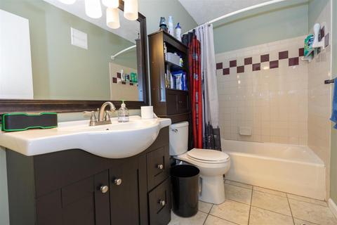 538 Halifax Cir, Cincinnati, OH 45244 photo 13