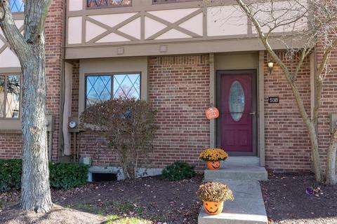 538 Halifax Cir, Cincinnati, OH 45244 photo 2