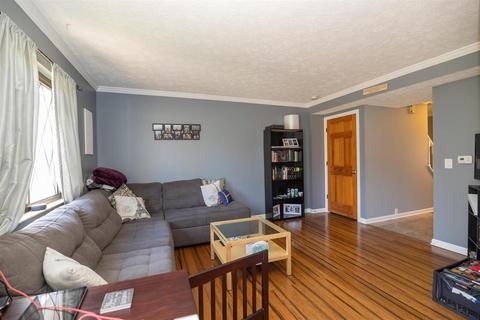 538 Halifax Cir, Cincinnati, OH 45244 photo 3
