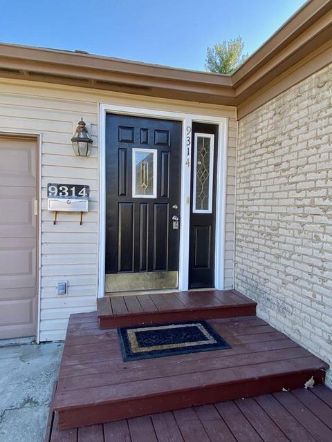 9314 Bluegate Dr, Cincinnati, OH 45231 photo 3