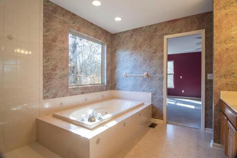 1351 Avalon Dr, Hamilton Township, OH 45039 photo 30