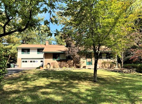 8476 Forest Rd, Cincinnati, OH 45255 photo 2