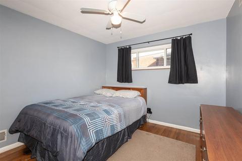 1033 Hollytree Dr, Cincinnati, OH 45231 photo 16