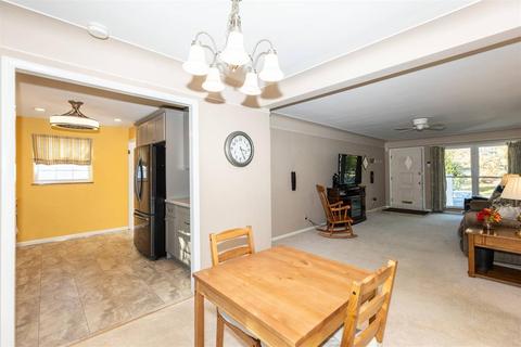 1033 Hollytree Dr, Cincinnati, OH 45231 photo 9