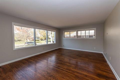 8522 Pringle Dr, Cincinnati, OH 45231 photo 6