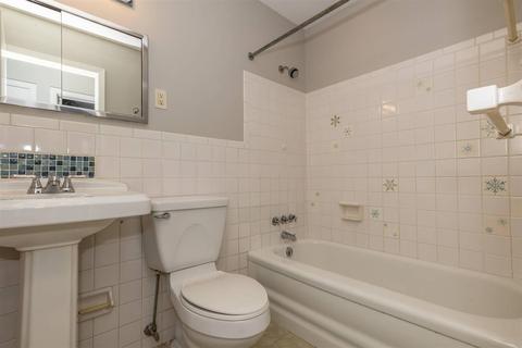 8522 Pringle Dr, Cincinnati, OH 45231 photo 17