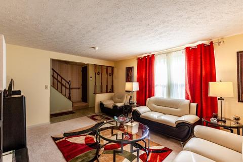 2140 Broadhurst Ave, Cincinnati, OH 45240 photo 4