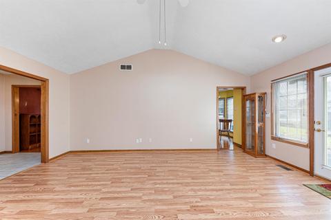 421 Spring St, Williamsburg, OH 45176 photo 3