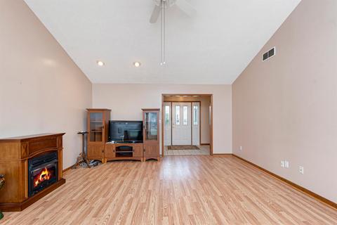 421 Spring St, Williamsburg, OH 45176 photo 4