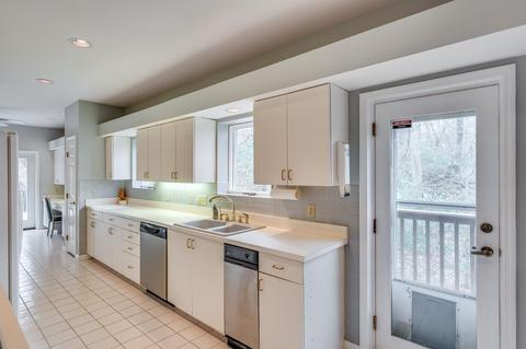 3927 Cooper Rd, Blue Ash, OH 45241 photo 16