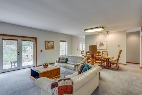 3927 Cooper Rd, Blue Ash, OH 45241 photo 5