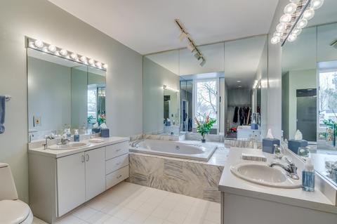 3927 Cooper Rd, Blue Ash, OH 45241 photo 23