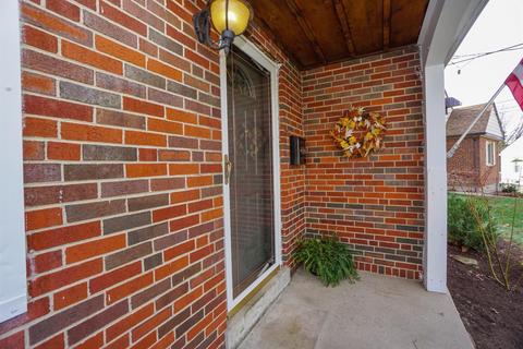 7900 Colette Ln, Cincinnati, OH 45224 photo 3