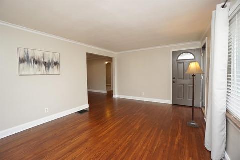 7900 Colette Ln, Cincinnati, OH 45224 photo 5
