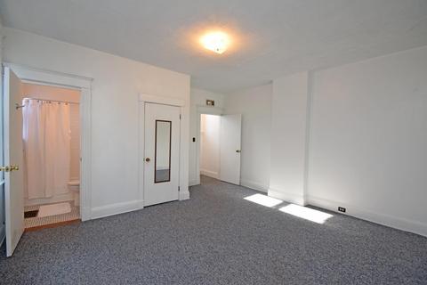 609 Riddle Rd, Cincinnati, OH 45220 photo 16