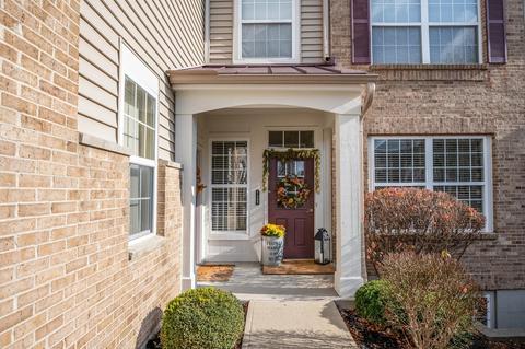 7466 Bridge Point Dr, Cincinnati, OH 45248 photo 2