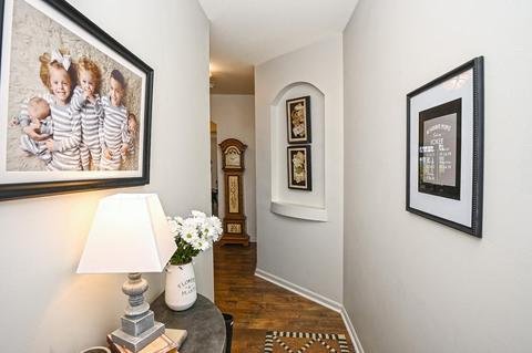 7466 Bridge Point Dr, Cincinnati, OH 45248 photo 4