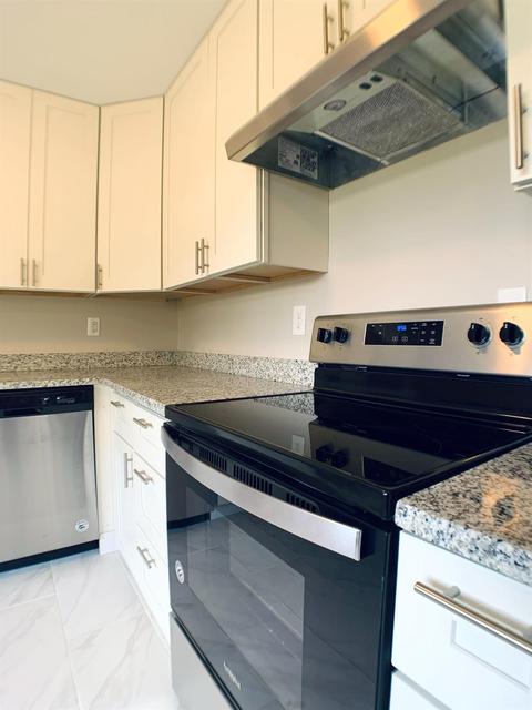 1303 Meredith Dr, Cincinnati, OH 45231 photo 6