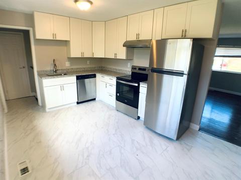1303 Meredith Dr, Cincinnati, OH 45231 photo 5